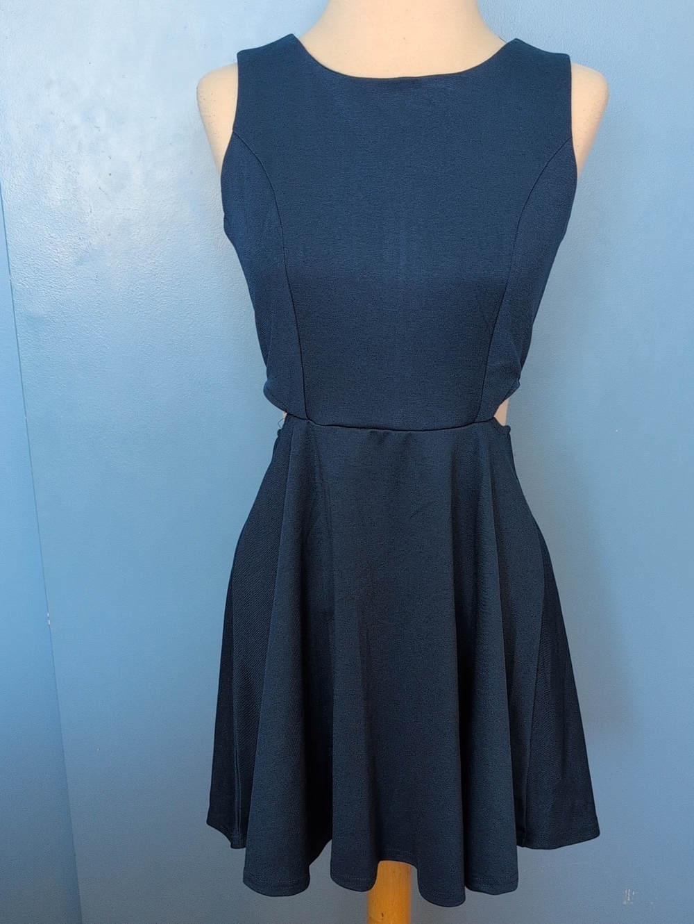 NWT Belongsci Navy Blue Sleeveless Side Cutout Fit And Flare Skater Dress Size S